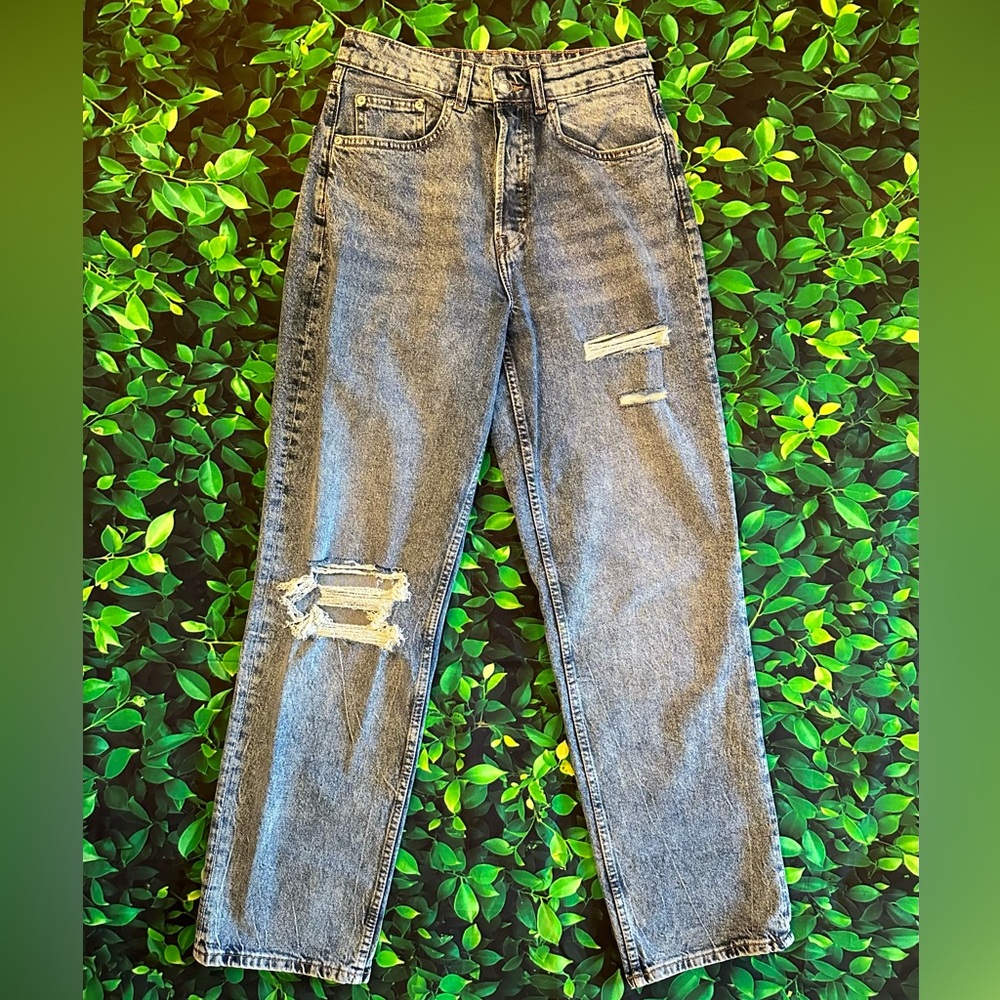 Size 4 H&M Distressed Loose Fit Jeans